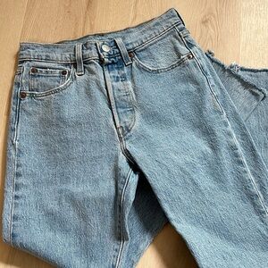 LEVIS 501 Light Blue Denim Jeans
